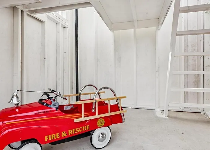 Ferienhaus Family Escape With Pool And Fire-station Playhouse *
